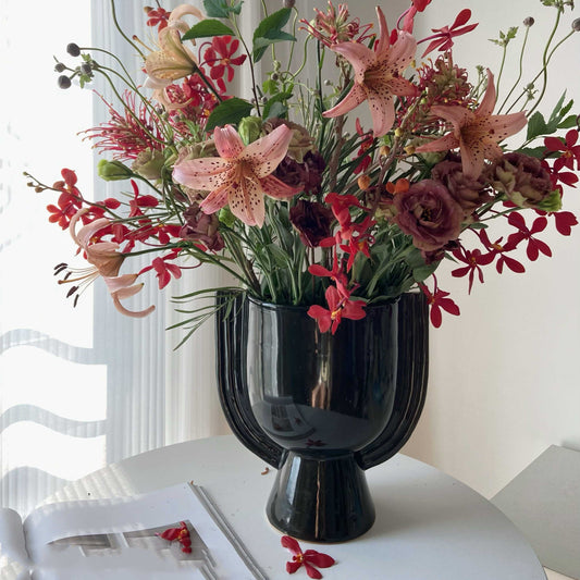 Artificial flower arrangement in vase, 27 x 26cm – Kayluz Home