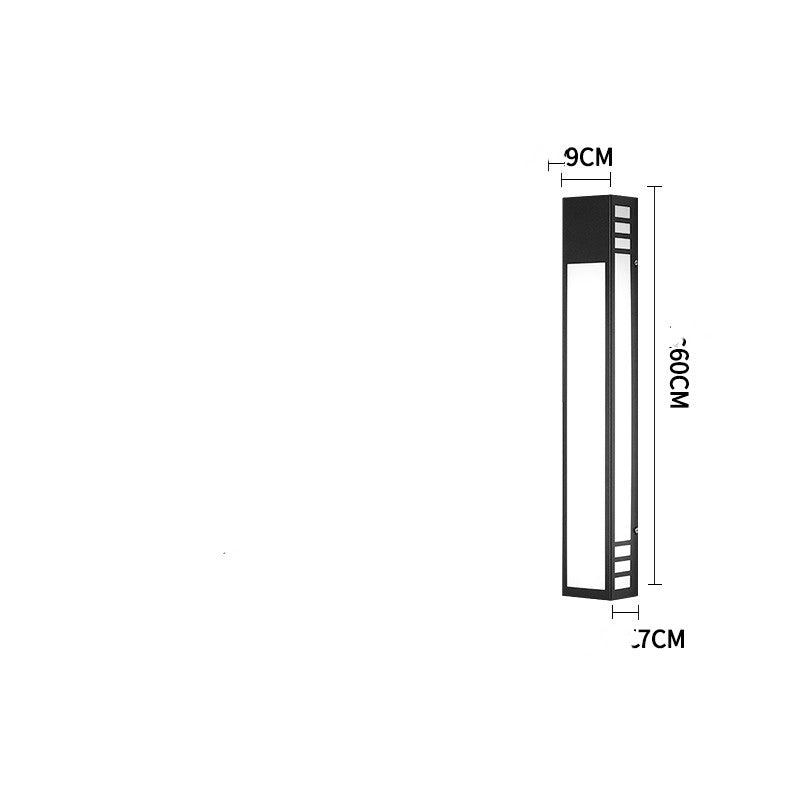 Moderne wasserdichte Wandleuchte für den Außenbereich im Hofgarten